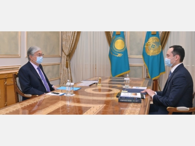 Глава государства принял председателя правления АО «НК «QazaqGaz» Санжара Жаркешова