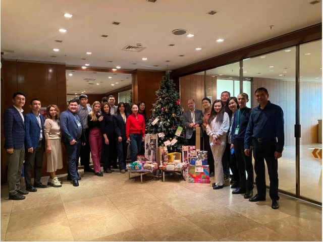 В КазРосГаз прошла  новогодняя акция «Сыйлықтар шыршасы»