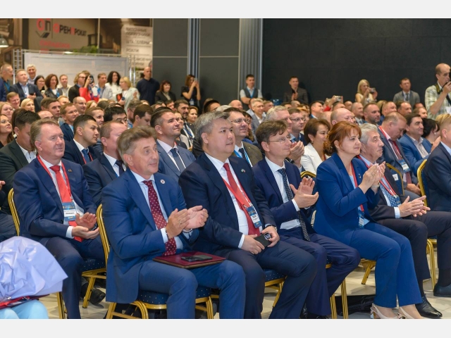 Визит казахстанской делегации на Оренбургский газоперерабатывающий завод.